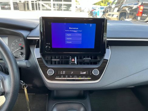 Used 2025 Toyota Corolla LE FWD image 10