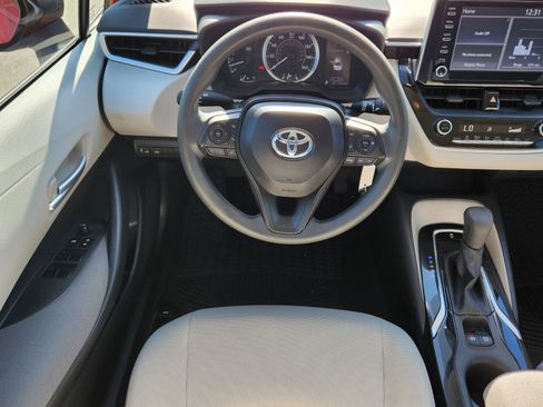 Used 2020 Toyota Corolla LE image 6