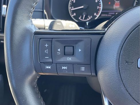 Used 2025 Nissan Pathfinder SL FWD image 20