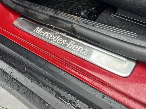 Used 2024 Mercedes-Benz GLC 300 4MATIC image 24