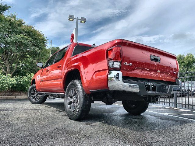 Certified 2022 Toyota Tacoma SR5 AWD/4WD image 6