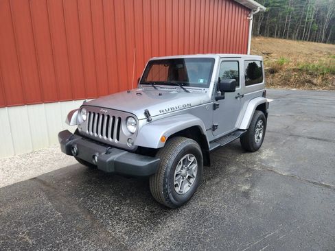 Used 2014 Jeep Wrangler Rubicon w/ Power Convenience Group image 3