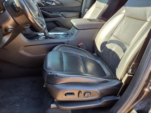 Used 2021 Chevrolet Traverse High Country image 29