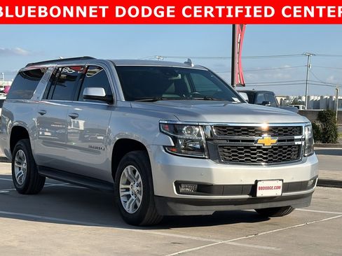 Used 2020 Chevrolet Suburban LT image 3