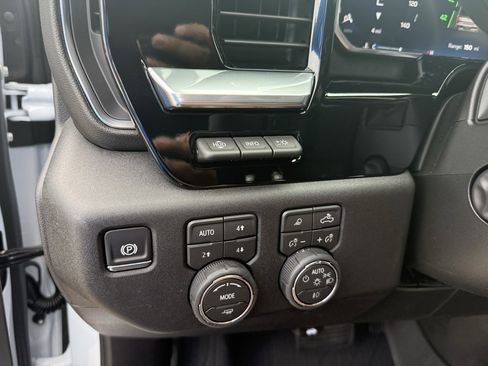 New 2026 Chevrolet Silverado 1500 High Country w/ High Country Premium Package image 27