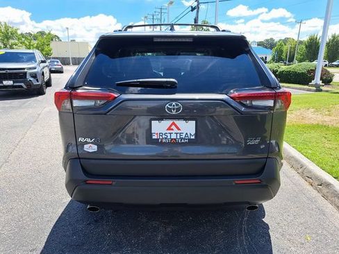 Used 2020 Toyota RAV4 XLE Premium AWD/4WD image 9