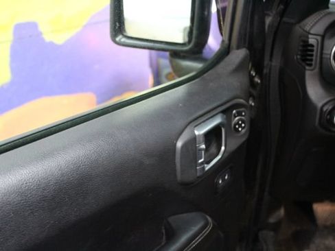 Used 2020 Jeep Wrangler Unlimited Sahara w/ Uconnect 4C Nav & Sound Group AWD/4WD image 13