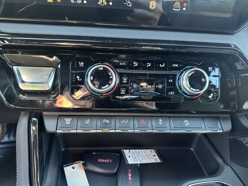 New 2026 GMC Sierra 2500 AT4 image 25