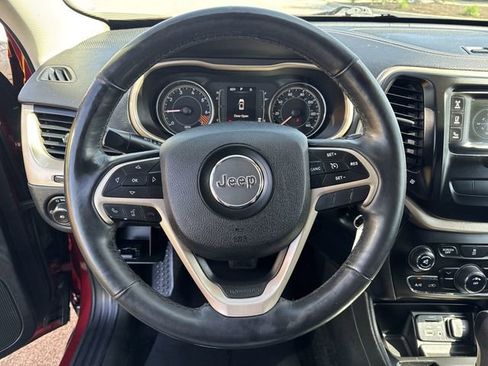 Used 2014 Jeep Cherokee Latitude w/ Cold Weather Group FWD image 17