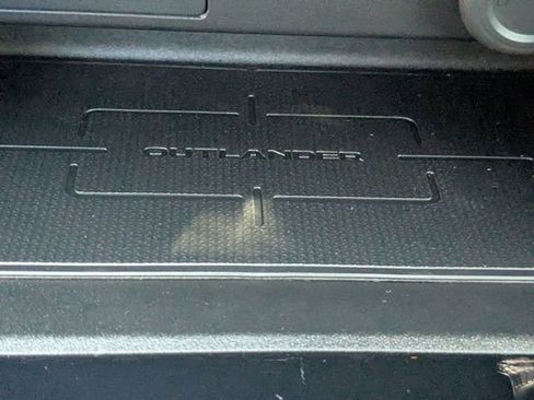 New 2025 Mitsubishi Outlander SE image 15