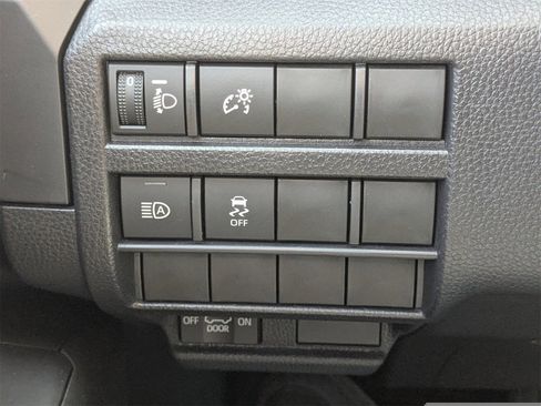 Used 2025 Toyota Tacoma SR image 26