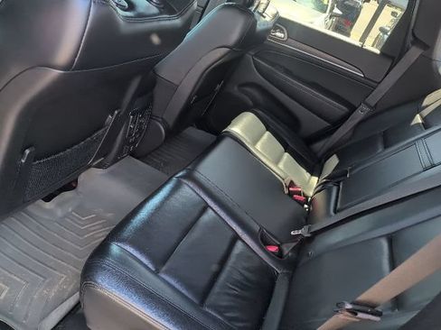 Used 2020 Jeep Grand Cherokee Limited AWD/4WD image 12
