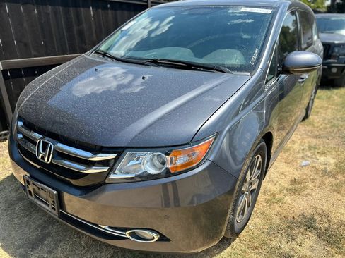 Used 2016 Honda Odyssey Touring Elite image 2