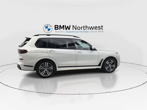 New 2026 BMW X7 xDrive40i w/ M Sport Package image 4