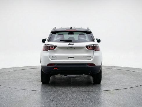 Used 2025 Jeep Compass Trailhawk image 7