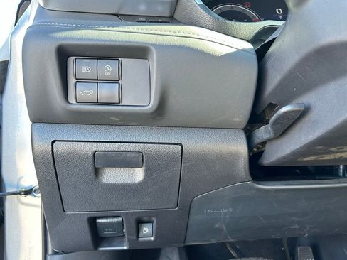 Used 2025 Toyota Highlander XSE image 18