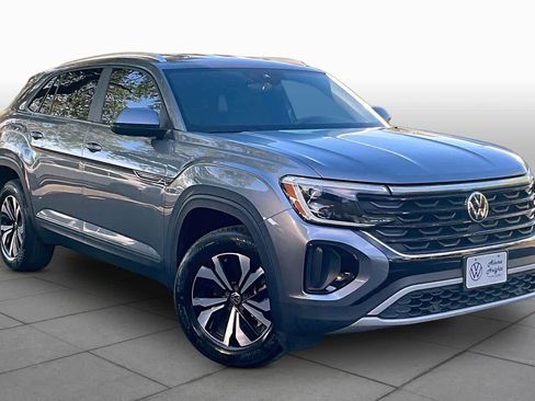 Used 2024 Volkswagen Atlas Cross Sport SE image 3