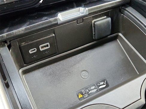 Used 2023 GMC Yukon Denali image 28