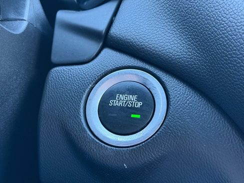 Used 2019 Chevrolet Equinox LT w/ Driver Convenience Package AWD/4WD image 30