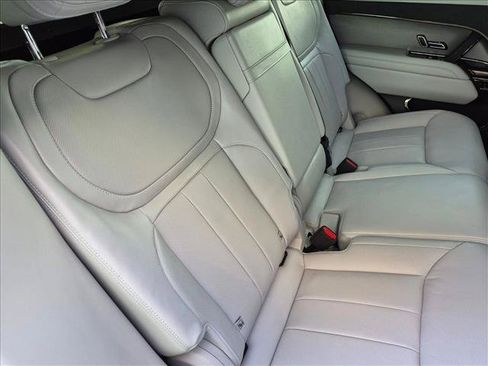 Used 2026 Land Rover Range Rover Sport SE AWD/4WD image 19