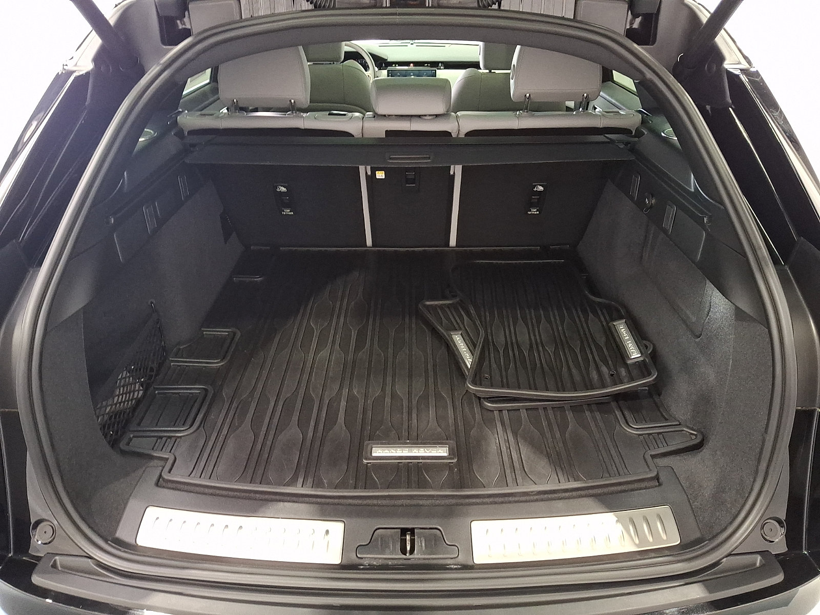 Certified 2026 Land Rover Range Rover Velar S AWD/4WD image 29