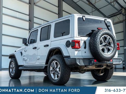 Used 2019 Jeep Wrangler Unlimited Sahara AWD/4WD image 30