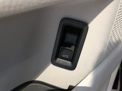 New 2025 Volkswagen ID. Buzz Pro S Plus image 13