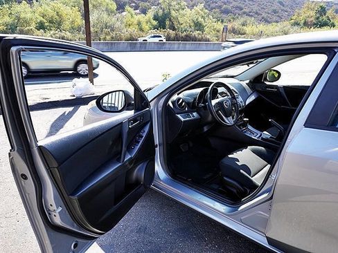 Used 2012 MAZDA MAZDA3 i Touring image 30