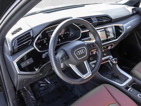 Certified 2025 Audi Q3 2.0T Premium Plus w/ Premium Plus Package image 10