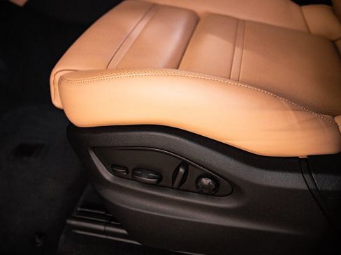 Certified 2026 Porsche Cayenne S AWD/4WD image 14