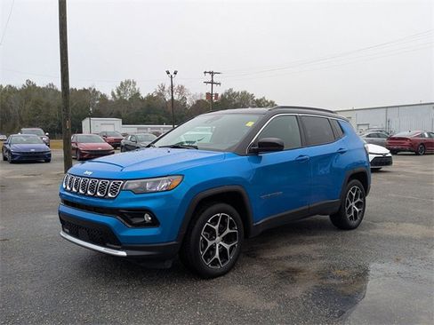 Used 2024 Jeep Compass Limited image 7