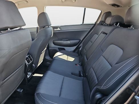 Used 2020 Kia Sportage LX image 19