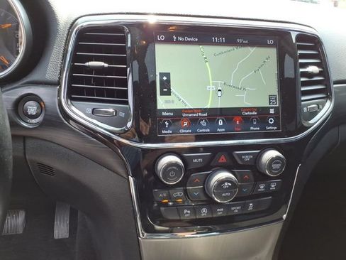 Used 2022 Jeep Grand Cherokee Laredo X AWD/4WD image 11
