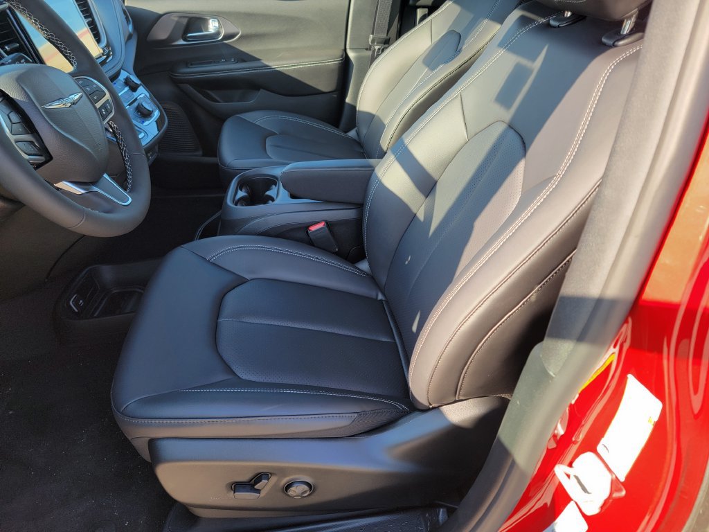 New 2026 Chrysler Pacifica Select FWD image 9