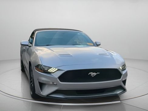 Certified 2020 Ford Mustang Premium RWD image 5