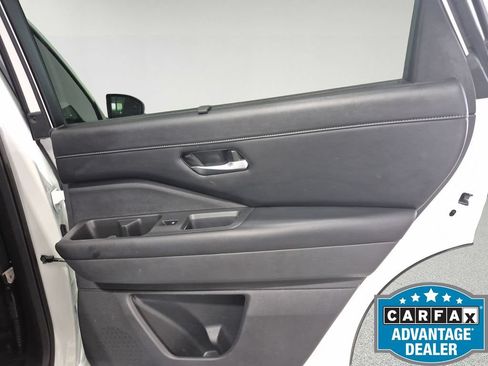 Used 2023 Nissan Pathfinder SL FWD image 26
