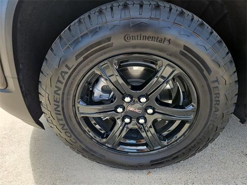 Used 2023 GMC Acadia AT4 image 31
