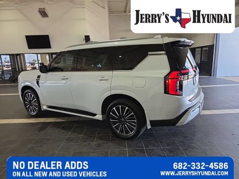 Used 2025 Nissan Armada Platinum Reserve RWD image 6