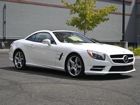 Used 2013 Mercedes-Benz SL 550 image 2