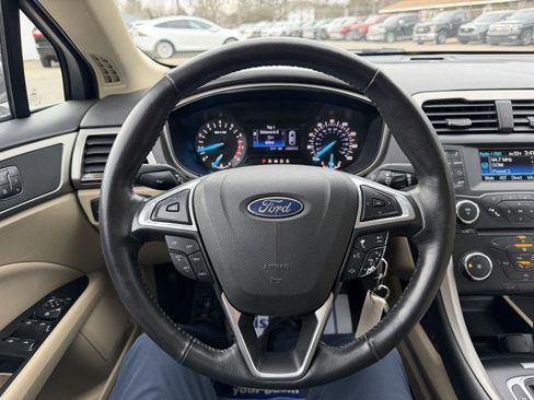 Used 2014 Ford Fusion SE w/ Equipment Group 202A image 11