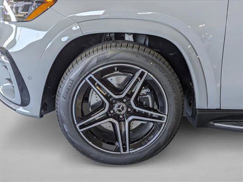 New 2026 Mercedes-Benz GLS 450 4MATIC image 9