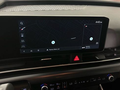 Used 2025 Kia Carnival image 16