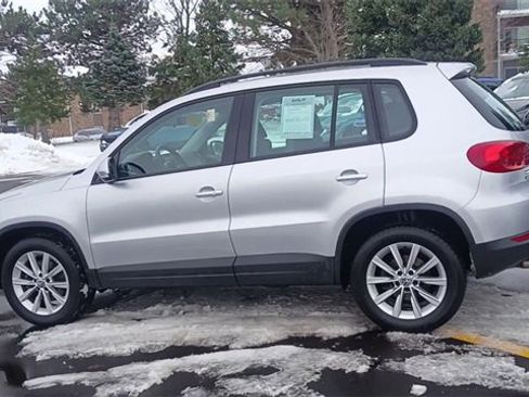 Used 2018 Volkswagen Tiguan Limited w/ Premium Package image 8