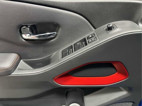 Used 2024 Nissan Frontier PRO-4X w/ Pro Convenience Package image 10