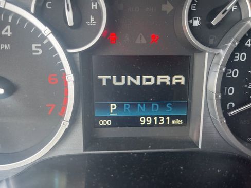 Used 2014 Toyota Tundra SR5 w/ SR5 Upgrade Package image 5