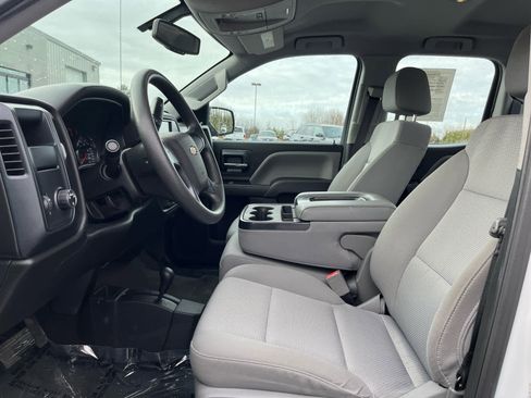 Used 2018 Chevrolet Silverado 1500 W/T w/ Trailering Package image 11