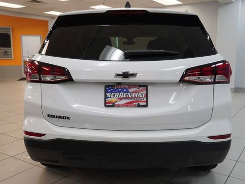 Certified 2023 Chevrolet Equinox LS w/ LS Convenience Package FWD image 12
