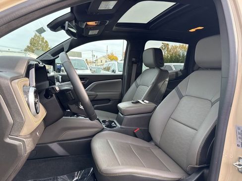 Used 2023 Chevrolet Colorado ZR2 w/ ZR2 Convenience Package III image 15