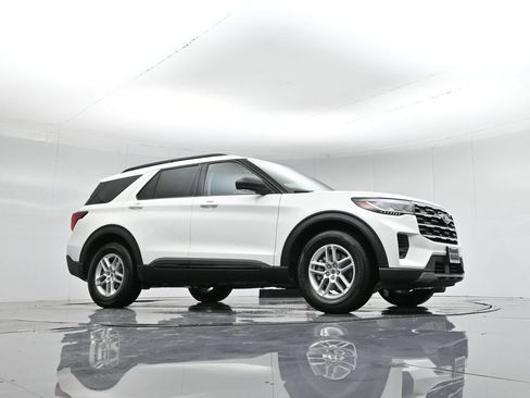 New 2026 Ford Explorer Active RWD image 52