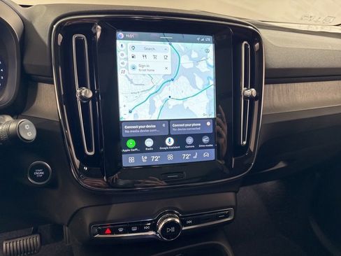 New 2026 Volvo XC40 B5 Plus w/ Climate Package AWD/4WD image 13